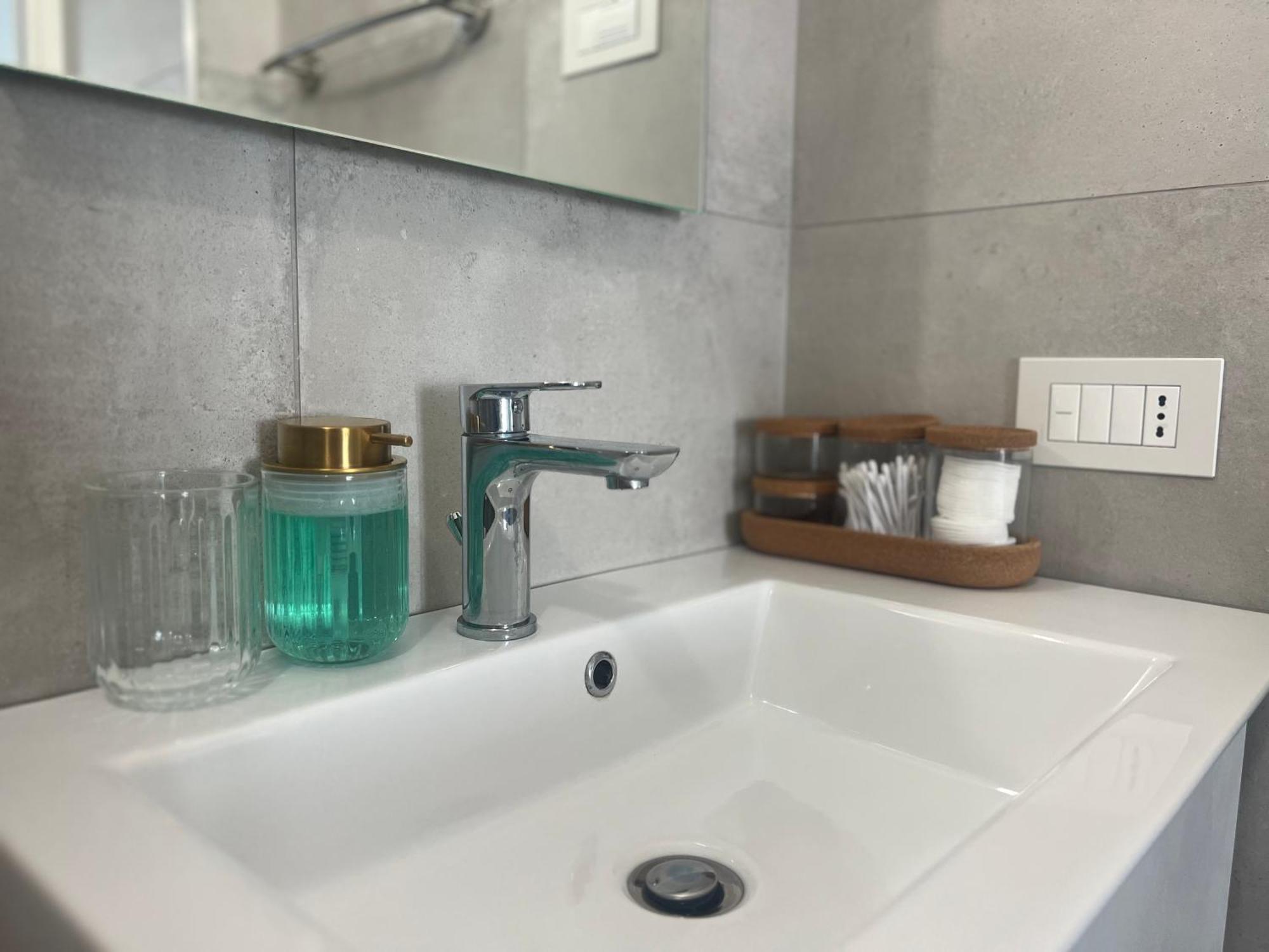 Ferienwohnung Regina Milano In Melegnano - Wifi, Breakfast Box And Terrace Exterior foto