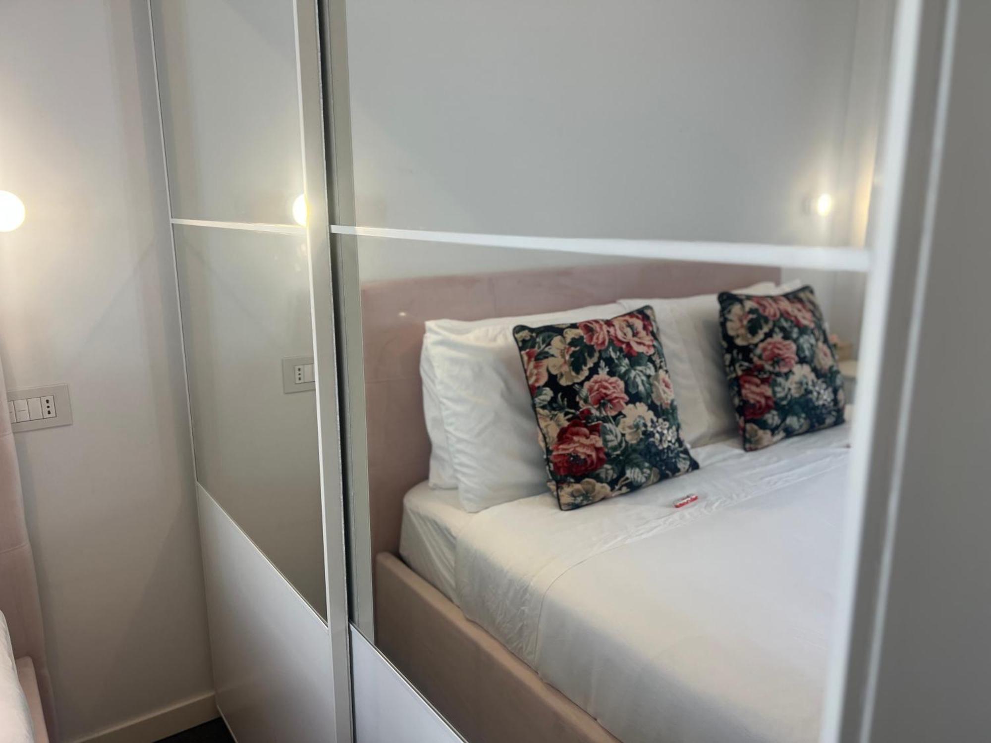 Ferienwohnung Regina Milano In Melegnano - Wifi, Breakfast Box And Terrace Exterior foto